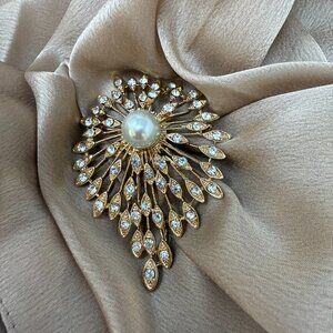 💖ON TREND! Gold  Pearl  & Crystal Starburst Pin